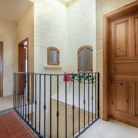 A Popular Pet Friendly Villa With A Pool, Gozo Xaghra Bagian luar foto