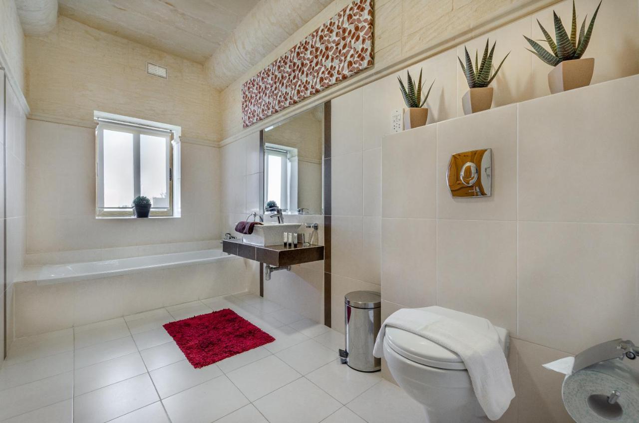 A Popular Pet Friendly Villa With A Pool, Gozo Xaghra Bagian luar foto